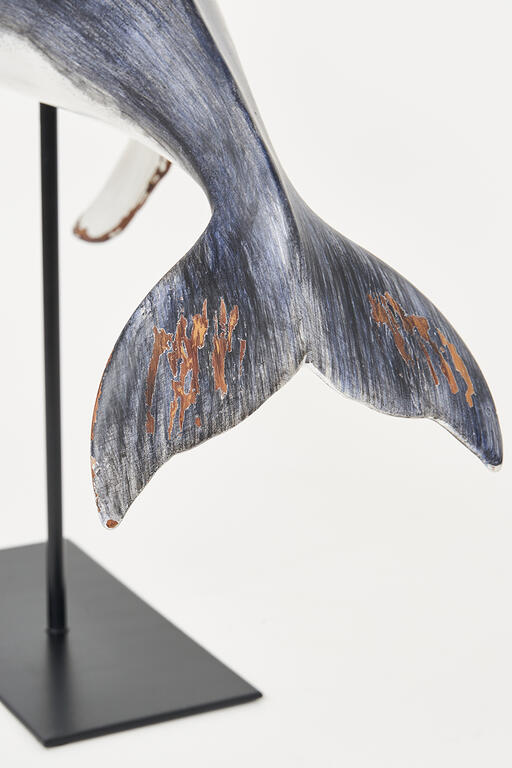 figura-ballena-resina-base-metalica-negra-marmare.jpg