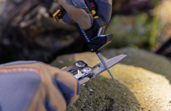 leatherman-833023-negro-blade-sharpener-varilla-diamantada-marmare.jpg