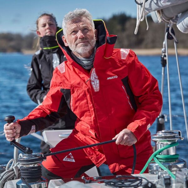 musto-br2-offshore-jacket-82084-true-red-frontal.jpg