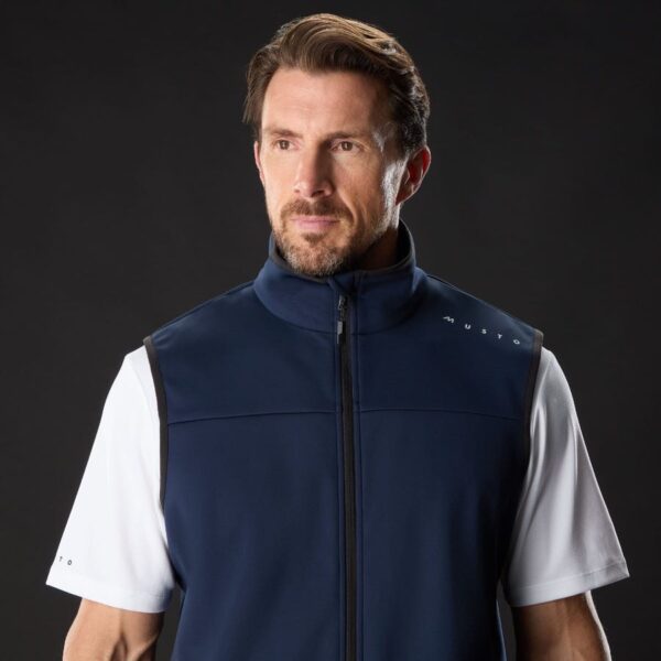 musto-evo-crew-softshell-vest-84167-597-navy-marmare_.jpeg