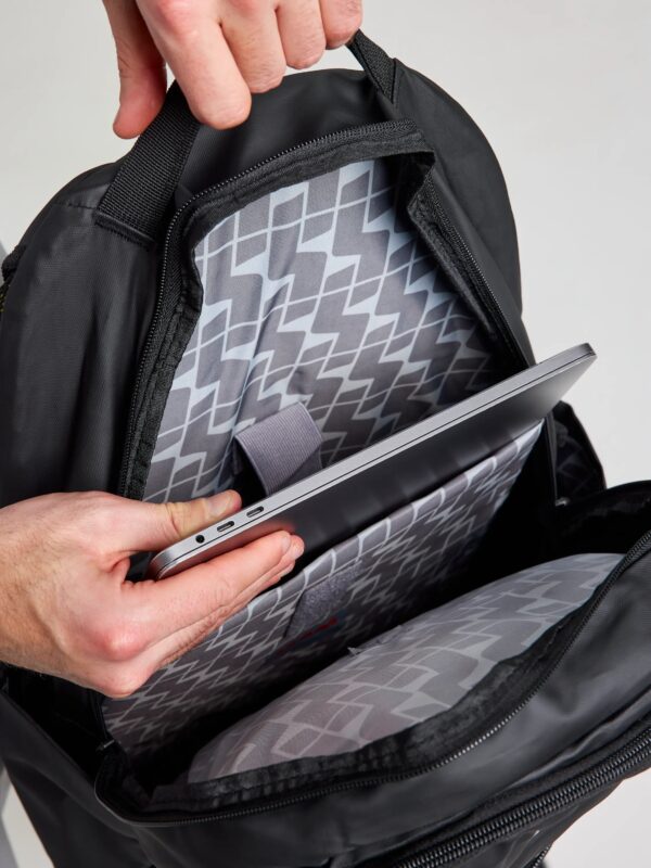 slam-backpack-a463006-black-ink-espalda-acolchada-transpirable-marmare-04.webp_.jpeg